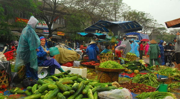 Fruit and vegetable market, Hue